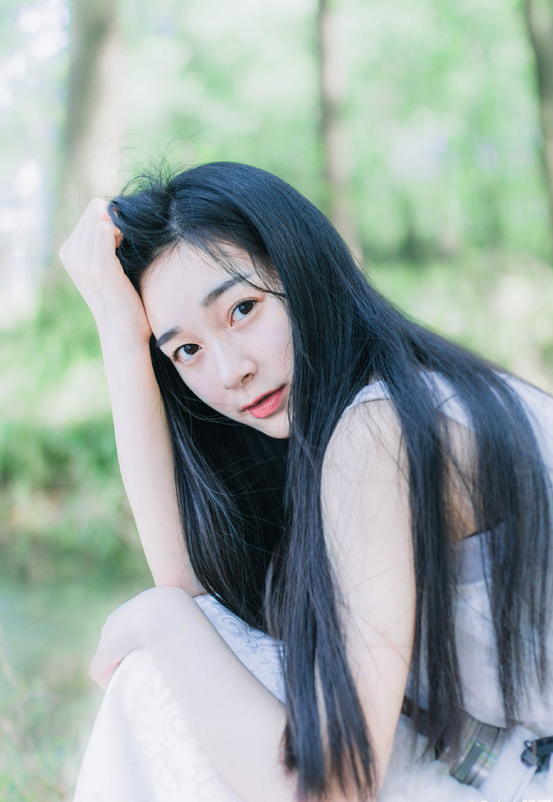 “如果有人将我的行踪报知江东的话，他们就会知道了。”陈到收起了笑容，看着伏德。